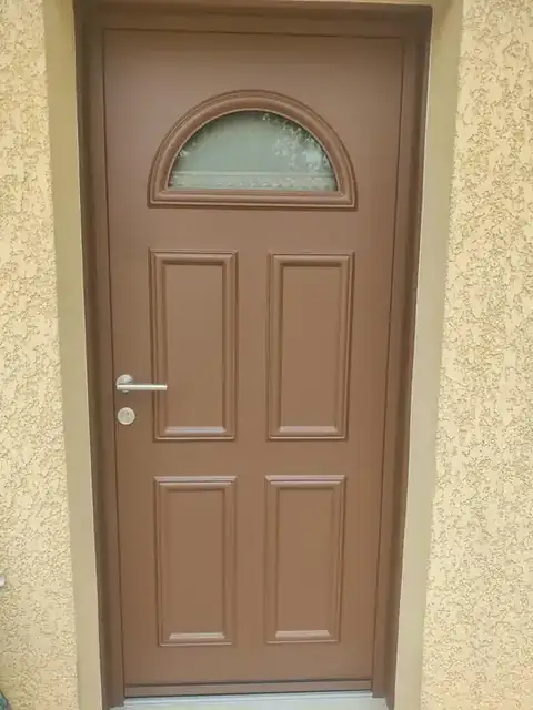 Une porte d'entrée demi-lune K-Line